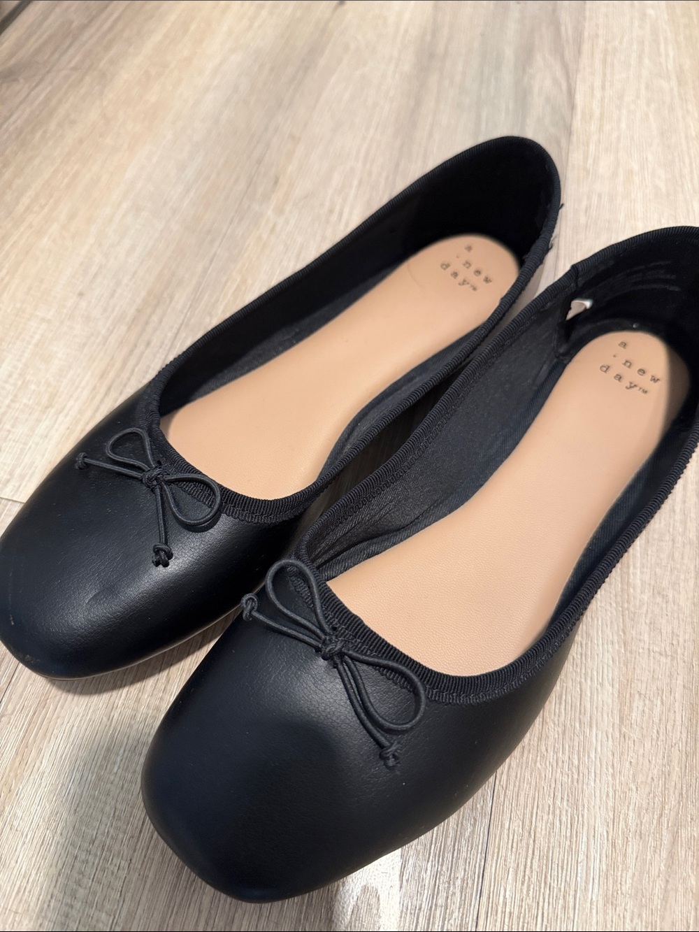 a new day Black Ballet Flats with Bow Accent